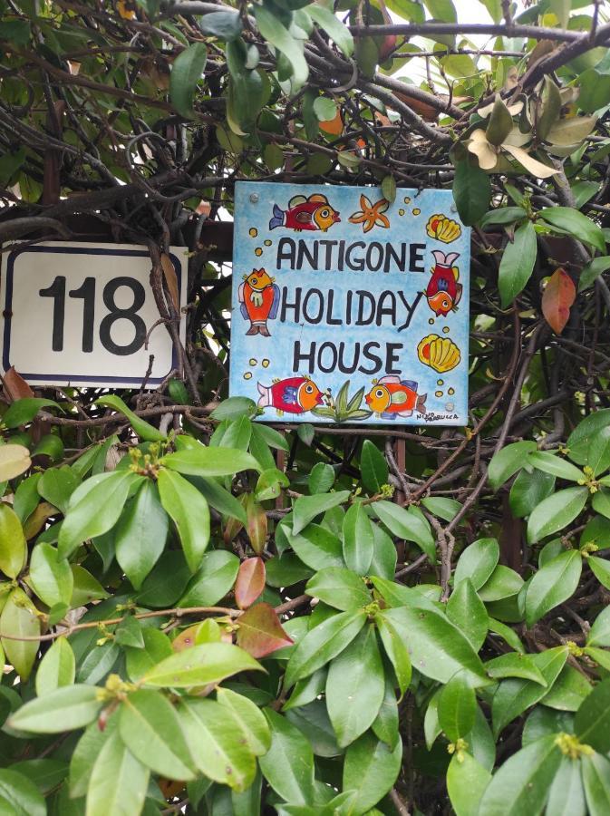 モンデッロ Antigone Holiday Houseヴィラ エクステリア 写真